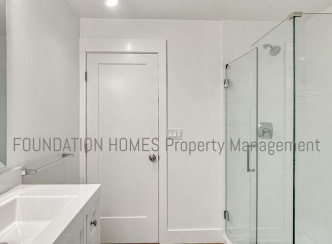 Building Photo - 14 Princess Ln