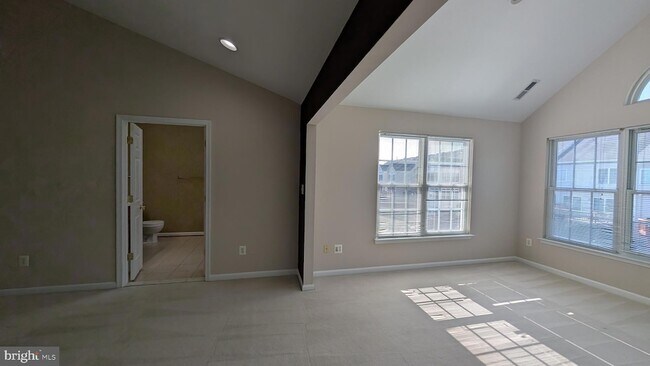 Building Photo - 42681 Rolling Rock Square