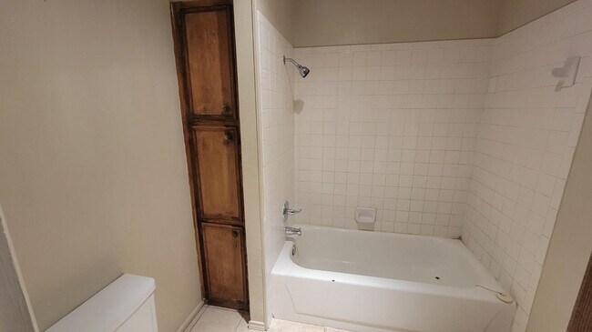 Building Photo - 1107 80th St