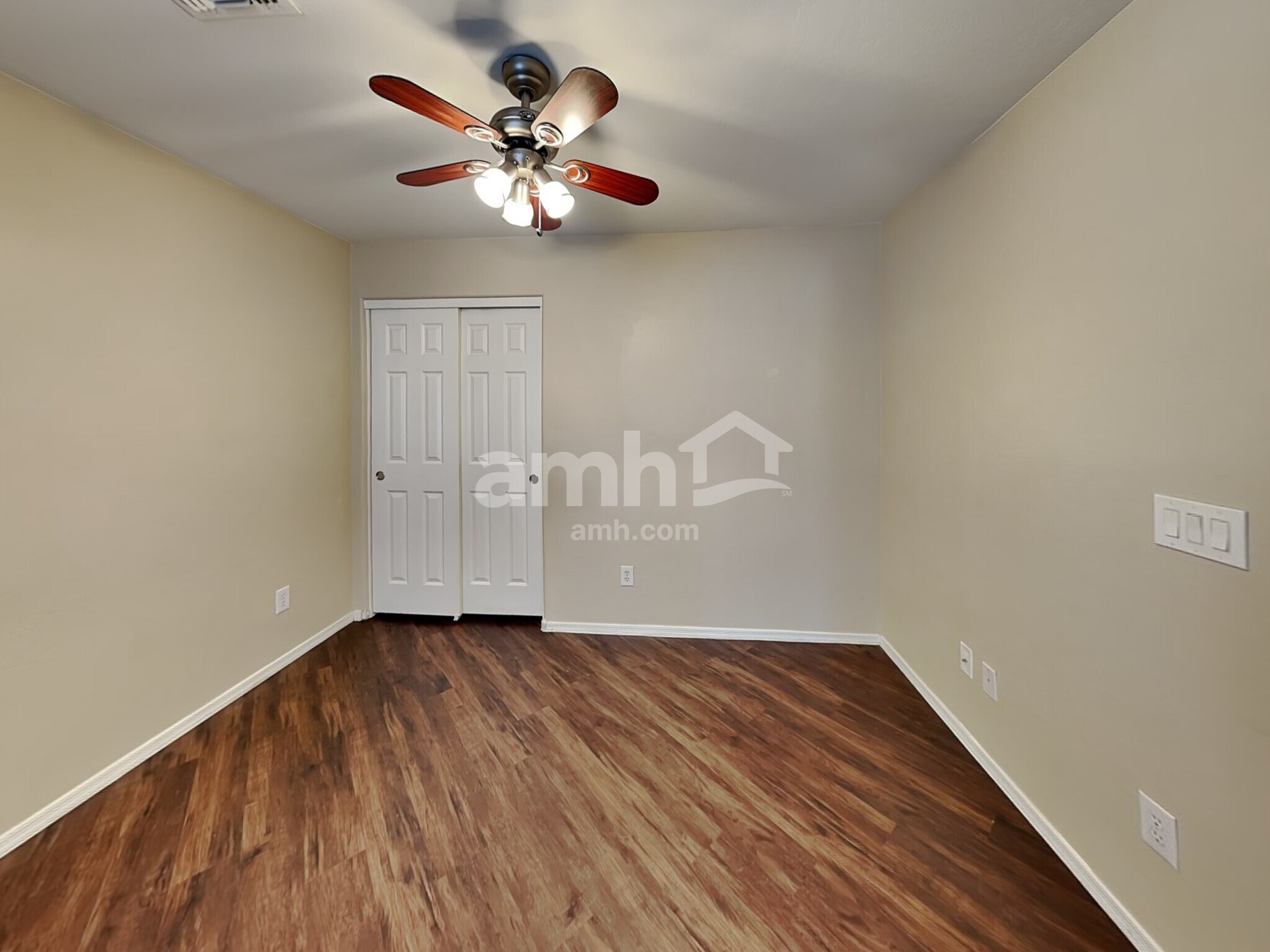 Building Photo - 11369 W Lincoln St