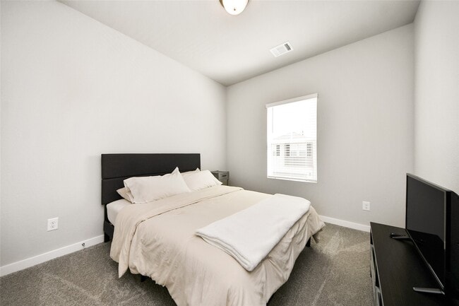 Building Photo - 14810 Slow River Ave