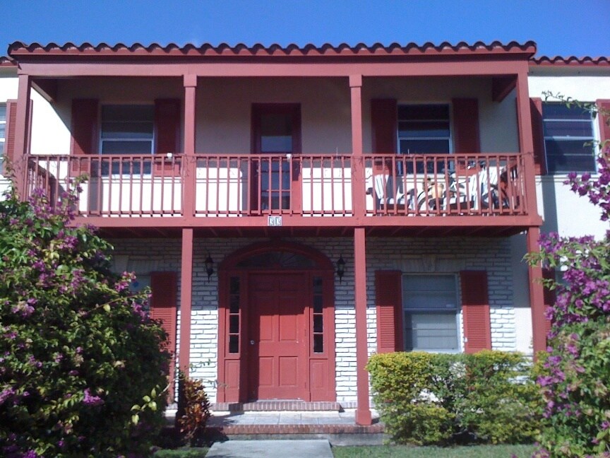 Building Photo - 33 Madeira Ave