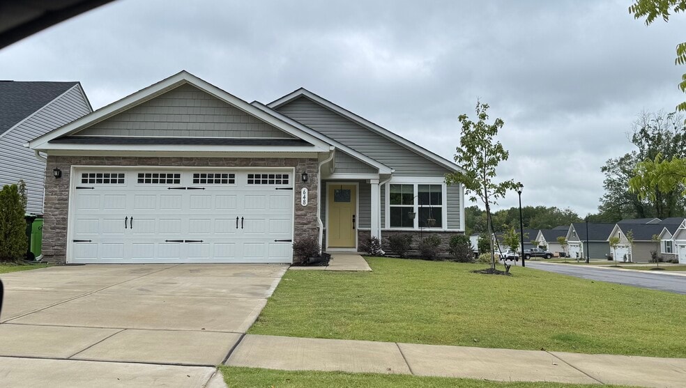 Primary Photo - 648 Holly Bluff St
