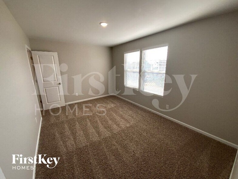 Building Photo - 144 Fairfield Dr