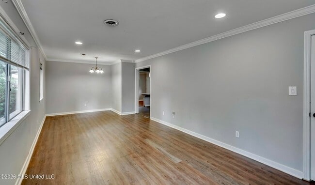 Building Photo - 823 Dunton Rd