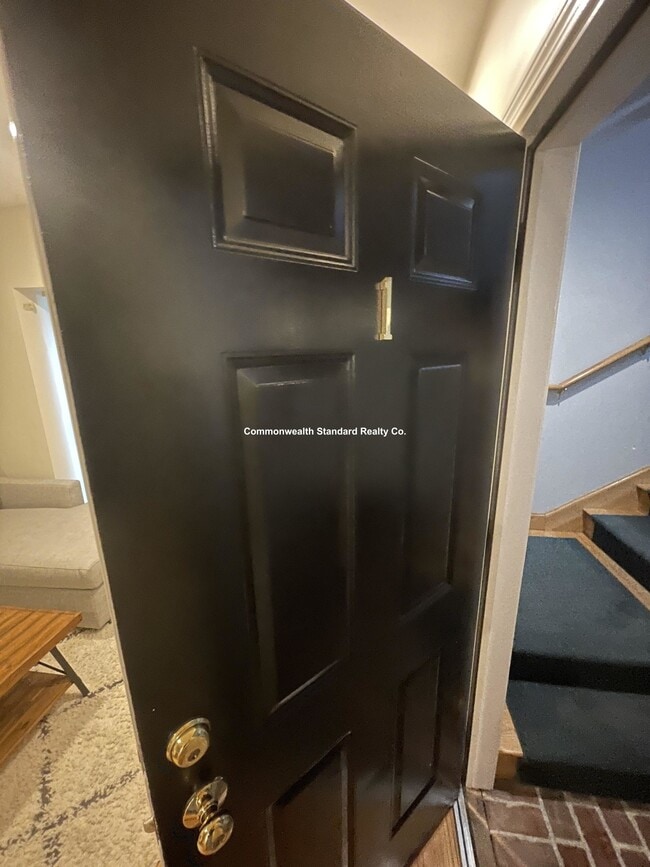 Building Photo - 550 E 3rd St