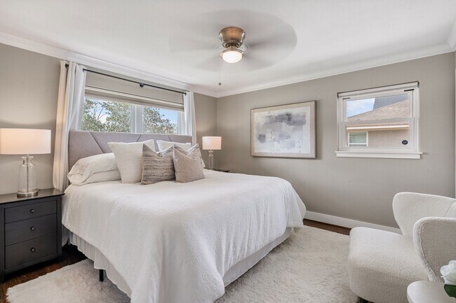 Building Photo - 1902 De Milo Dr