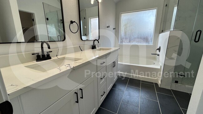 Building Photo - 1028 Aviary Dr