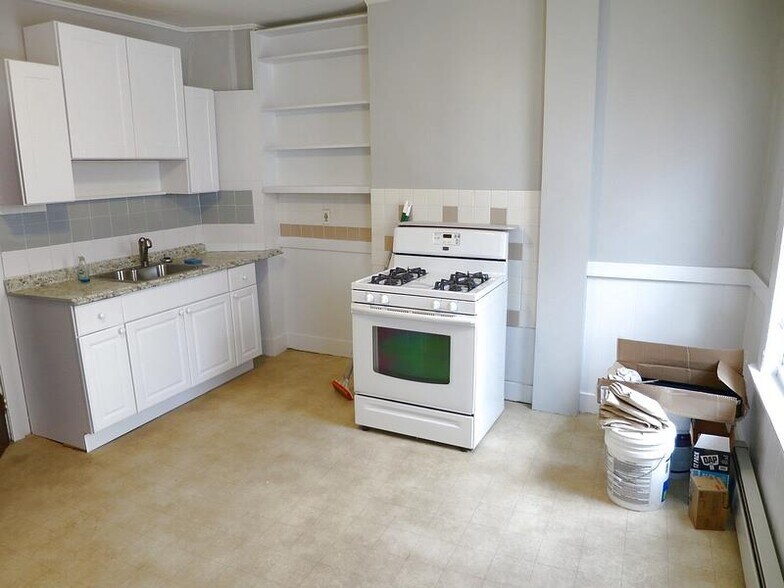 Primary Photo - 17 Bristol St