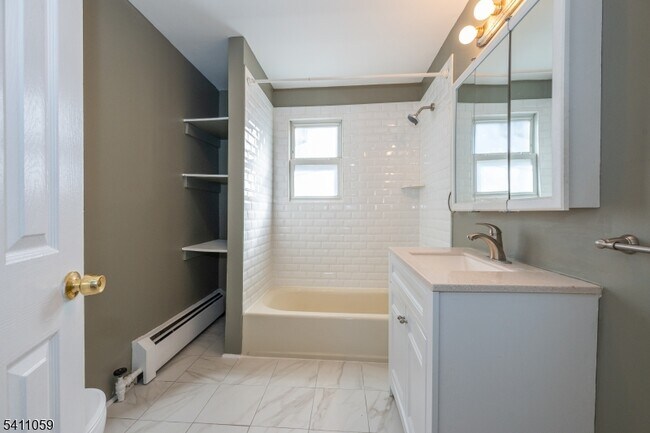 Building Photo - 189 Washington St