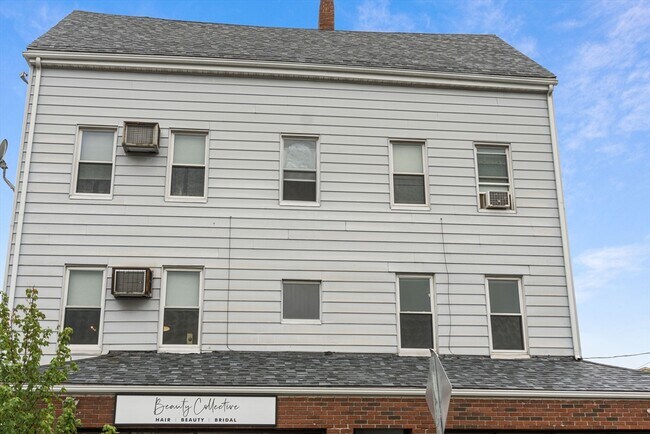 Building Photo - 111 Albion St