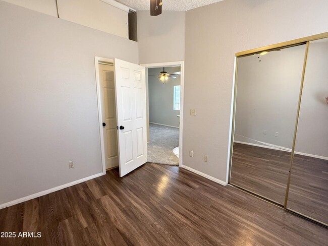 Building Photo - 170 E Guadalupe Rd