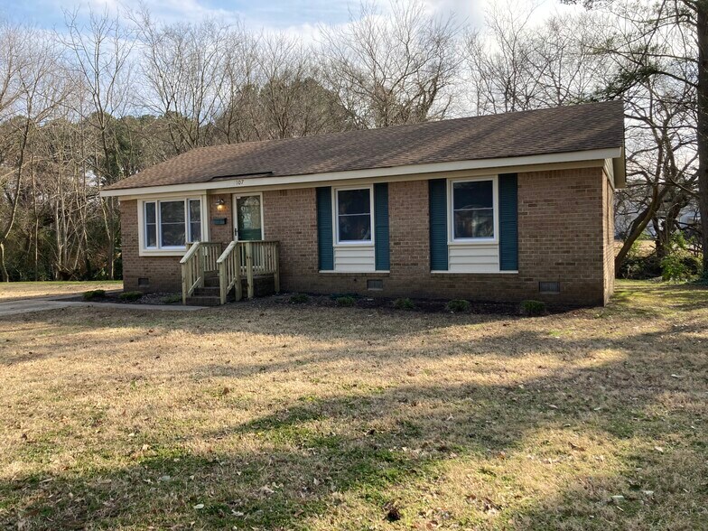 Building Photo - 107 Rockbridge Rd