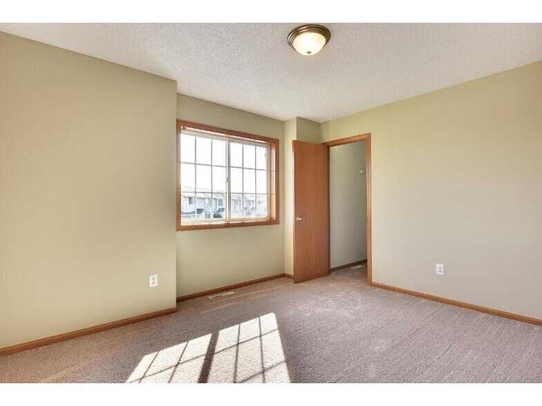 Building Photo - 2015 Brittany Ct