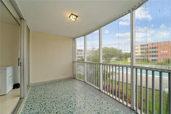 Building Photo - 1 bedroom in North Miami Beach FL 33179