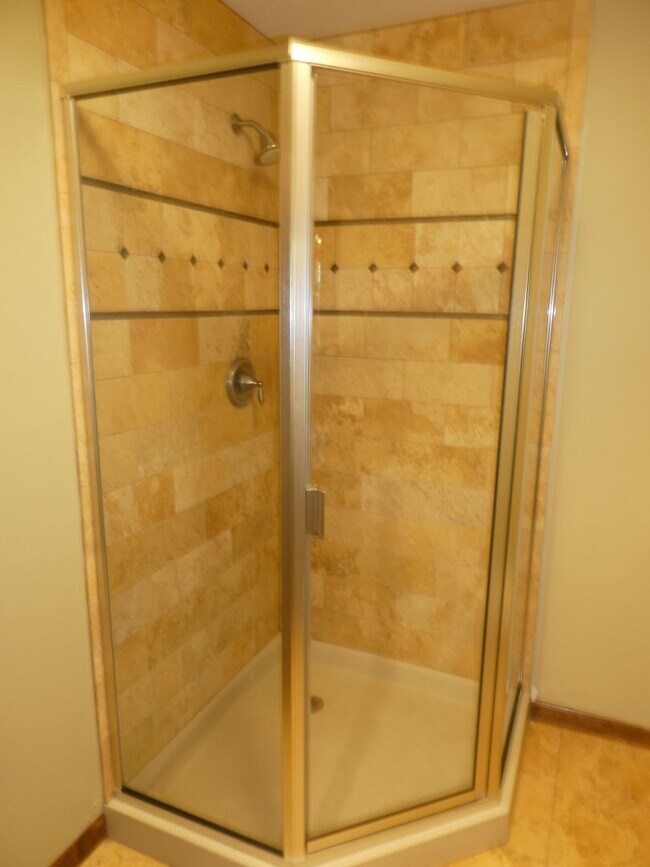 Building Photo - Beautiful home off Chapel Hill Rd