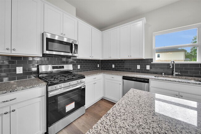 Building Photo - 16478 Branchers Dr