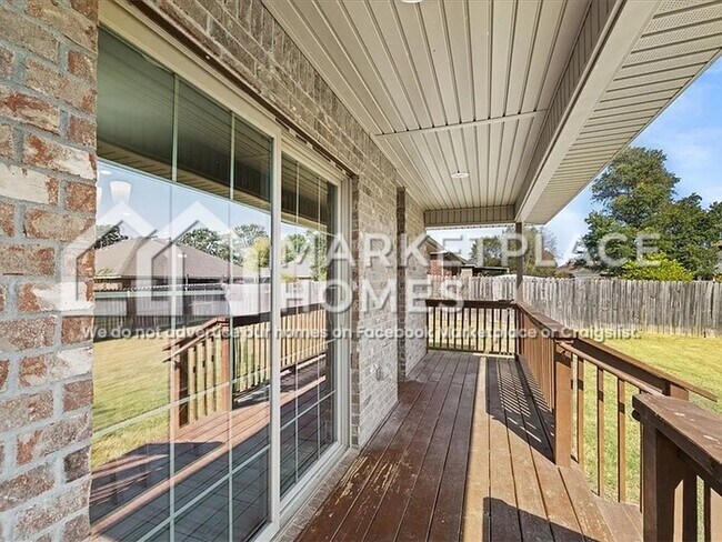 Building Photo - 550 Timber Ridge St