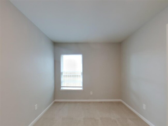 Building Photo - 23091 Bellini Dr