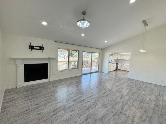 Building Photo - Remodeled 4 Bed / 3 Bath Home with Pool, Spa & Solar – Fletcher Hills