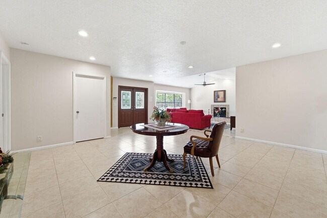 Building Photo - 5562 Reynolds Rd