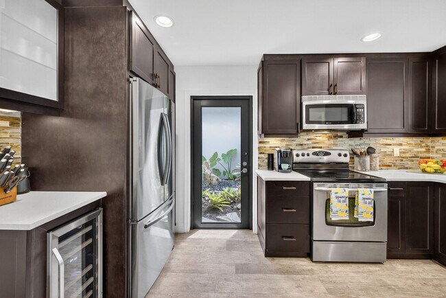 Building Photo - 2801 Deer Creek Country Club Blvd