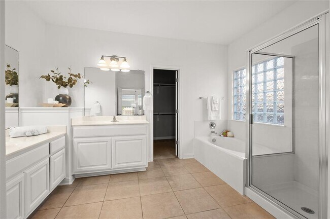 Building Photo - 3664 Rosalina Loop