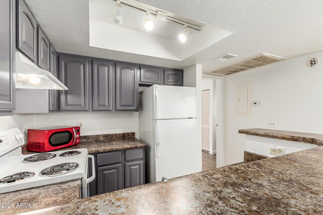 Building Photo - 3601 W Tierra Buena Ln