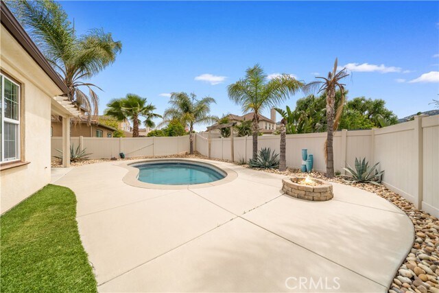 Building Photo - 46239 Lone Pine Dr