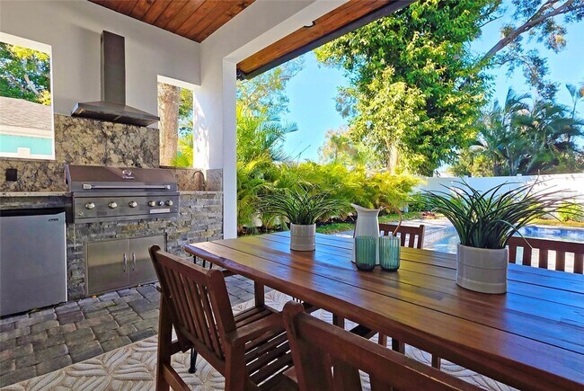 Building Photo - Bold Contemporary Sarasota Luxury Home. 4 Beds/ 4 Baths. Private Pool and Summer Grill.