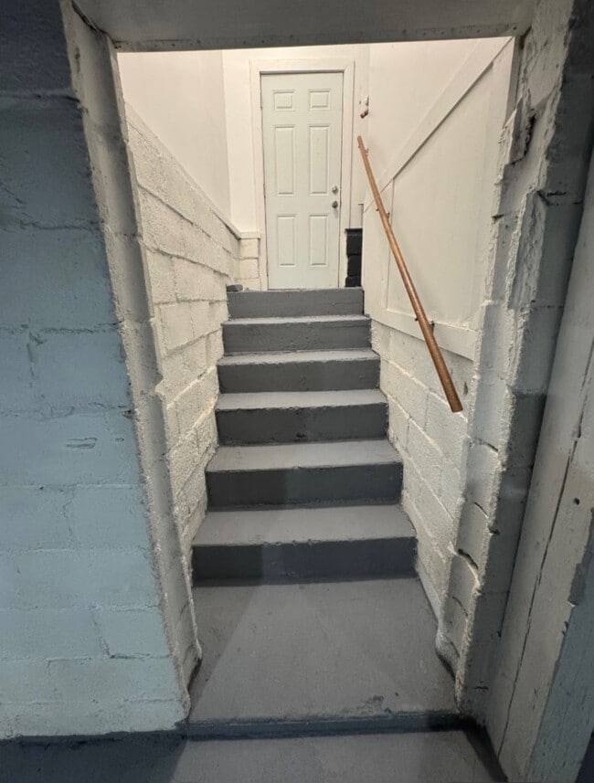 Building Photo - 4235 Vermont St