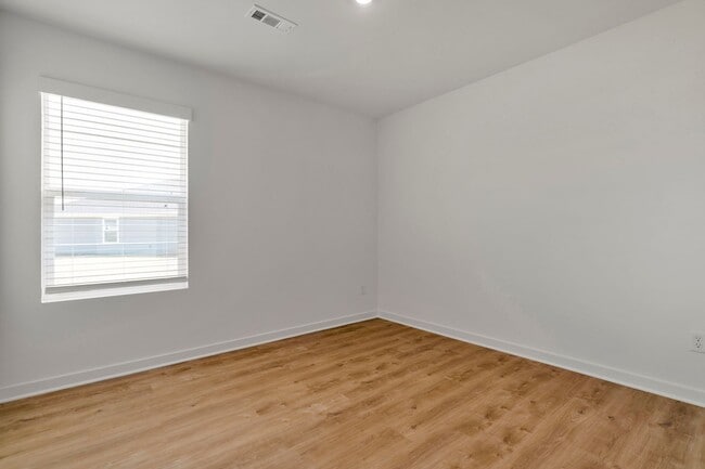 Building Photo - Brand-New 4 Bedroom Home in Prairie Grove!...