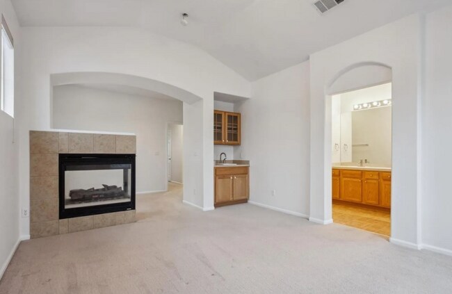 Building Photo - Wonderful 2-Bed Townhouse with Scenic Views & Hardwood Elegance in Westminster – 1468 Sq Ft of Co...