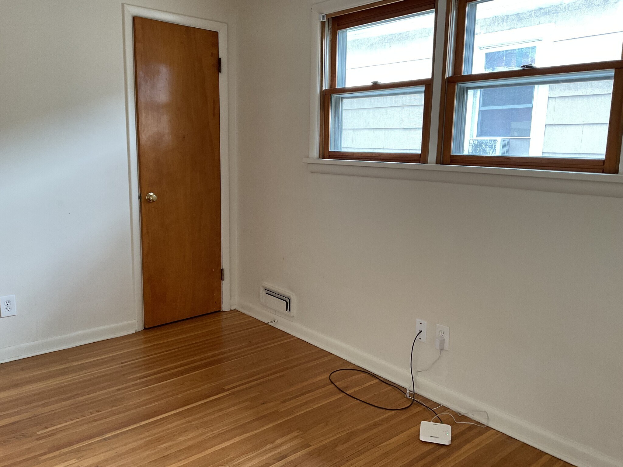 Building Photo - 211 Magnolia Ave