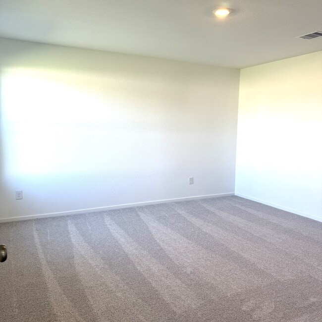 Building Photo - 26934 Dalmatian Bellflower Dr