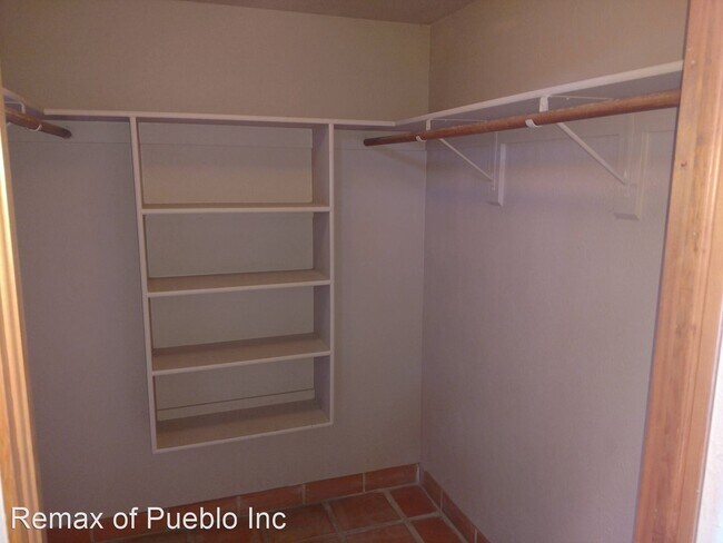 Building Photo - 4 br, 3 bath House - 385 S. TEJON