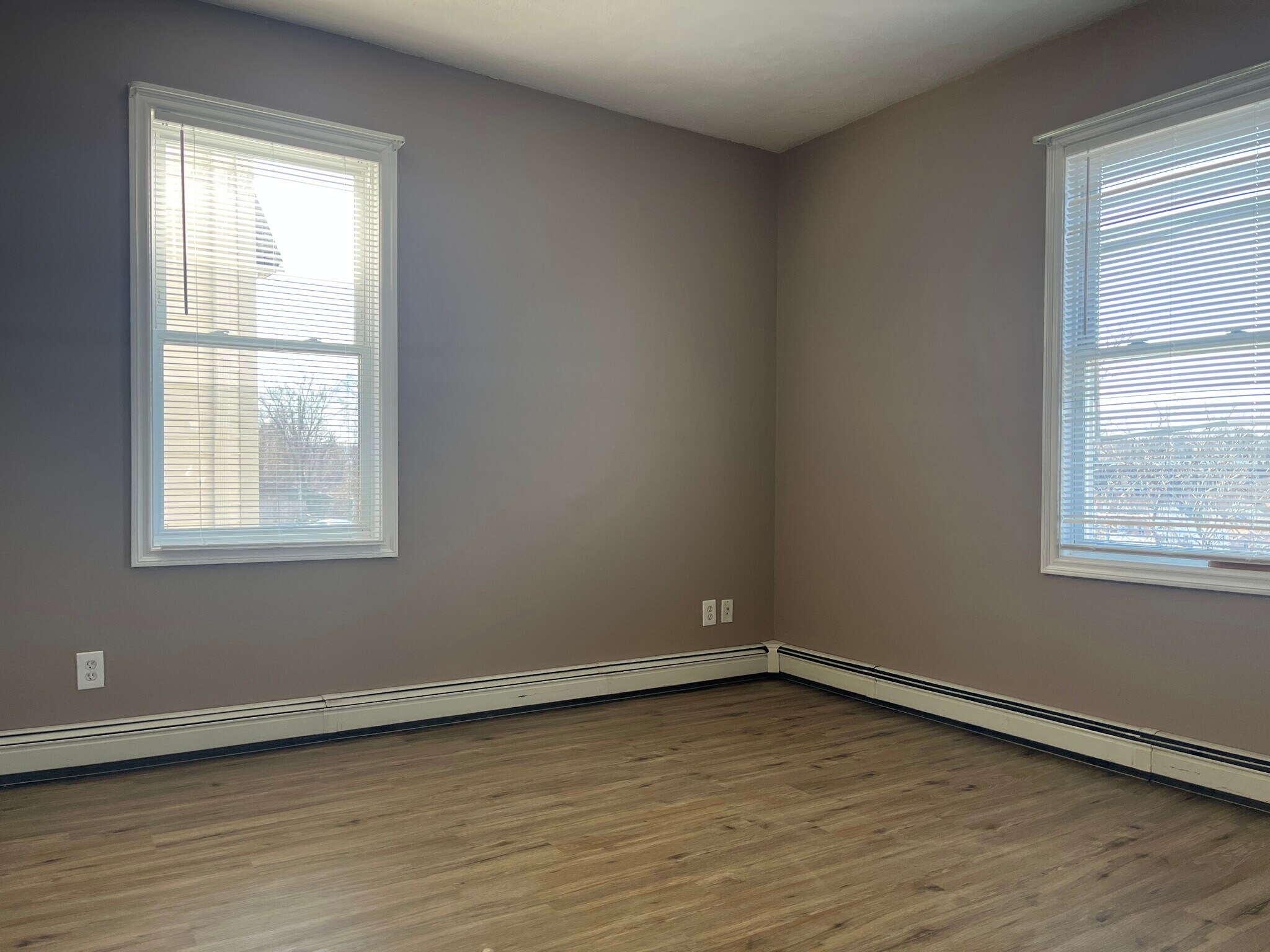 Building Photo - 105 Ridge St