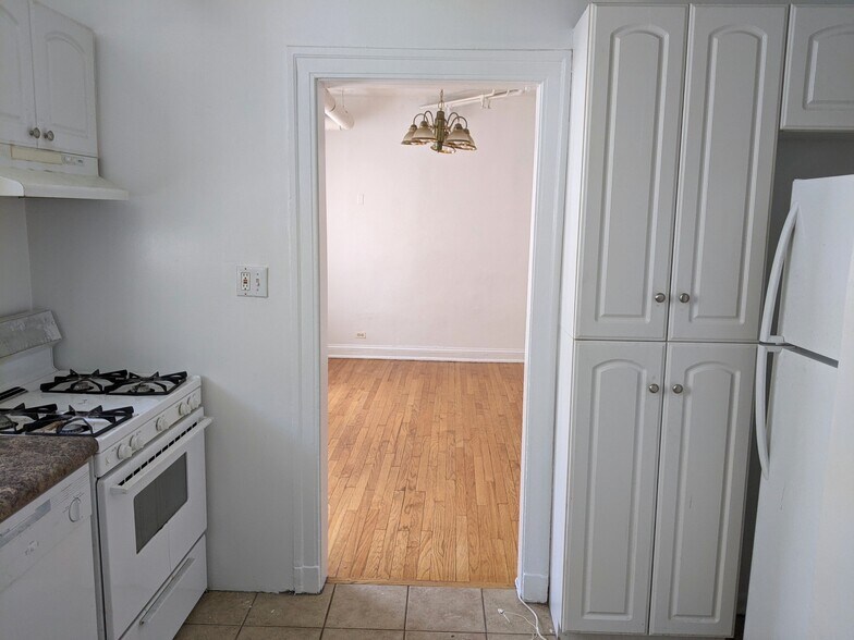 Building Photo - 1507 Oak Ave