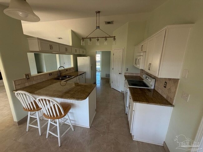 Building Photo - 10 Arapaho Dr