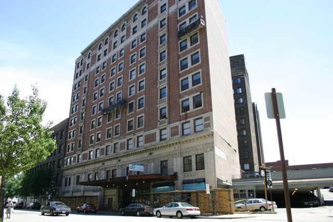 Building Photo - Winton Manor