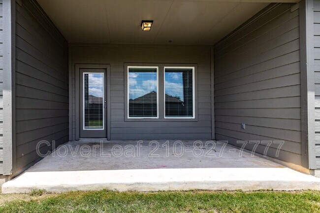 Building Photo - 2126 Silver Maple