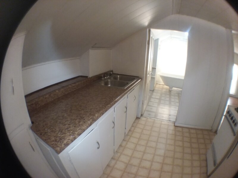 Building Photo - 416 3rd St NW