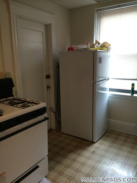 Building Photo - 349 Pleasant St