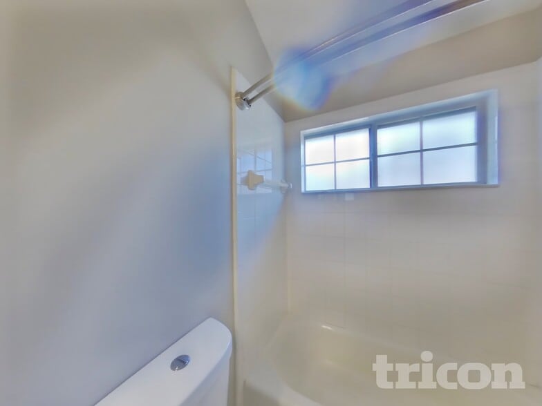 Building Photo - 1648 Country Walk Dr