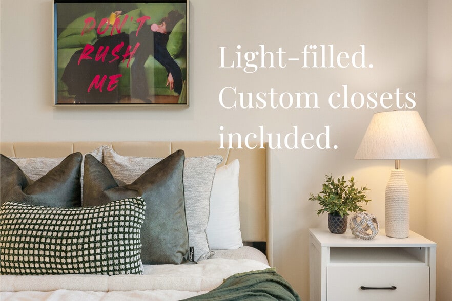 Building Photo - Sophia Hollywood