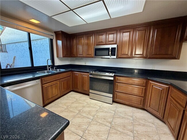 Building Photo - 3073 Conquista Ct