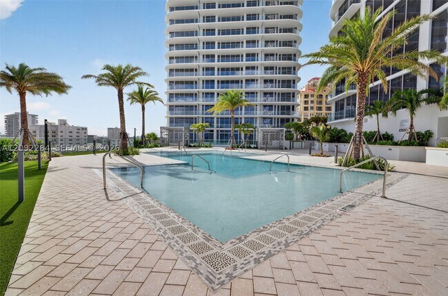 Building Photo - 153 N Seabreeze Blvd