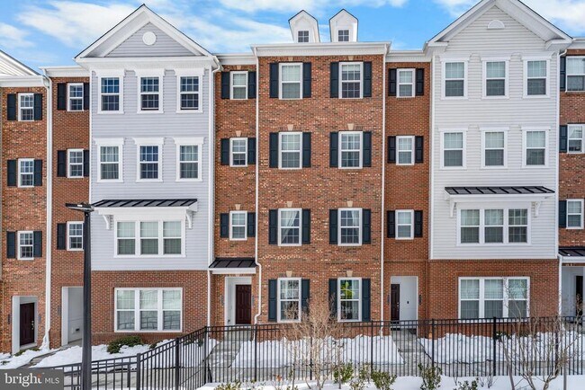 Building Photo - 4520 Reaney Ln