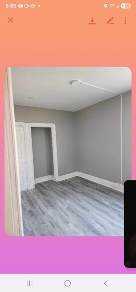 Building Photo - 486 Linden Ave