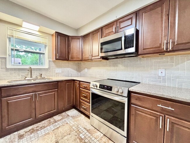 Building Photo - Charming 3-Bedroom Ranch in Chesapeake